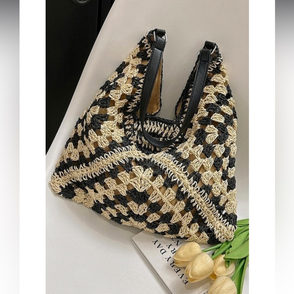 The “Solstice” Woven Crochet Straw Hobo Bag | Black - Picture 7 of 9